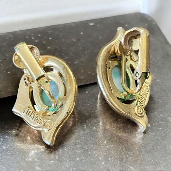 Vintage Sarah Coventry Elegant Gold and Blue Stone Earrings. - Picture 2 of 4